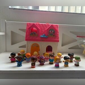 Fisher Price Little People Lights And Sound Play Family House Pink Roof Works